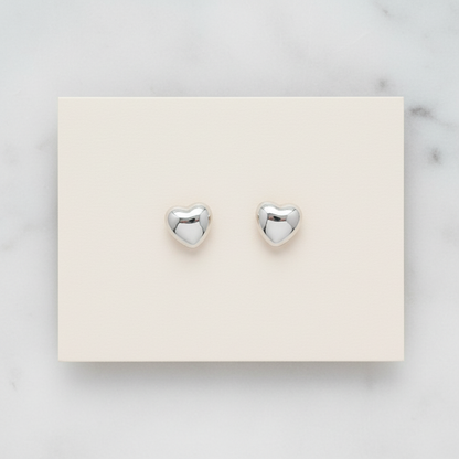ANVIOPRINT Minimal Silver Heart Stud Earrings – Elegant Everyday Love Jewelry